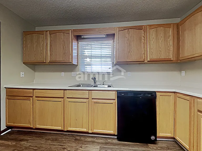 2303 Sir Edward Ln — Photo 5