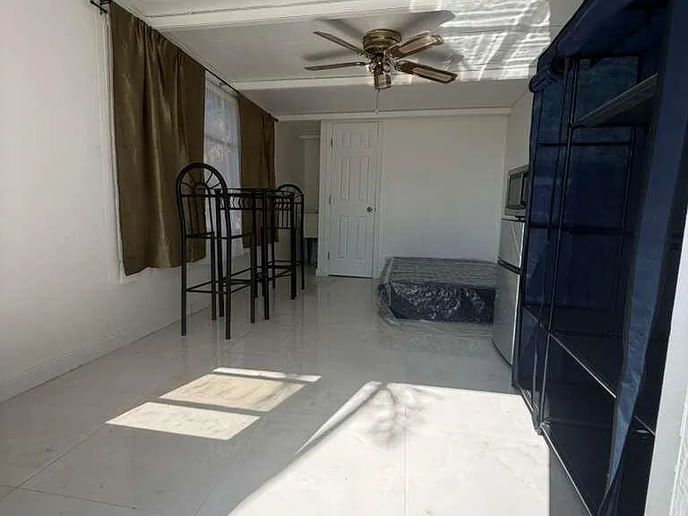 3461 SW 50th Ter — Photo 12