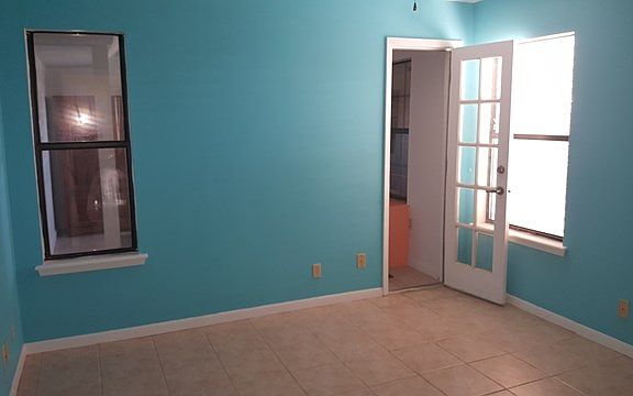 5th image of 308 Timothy St