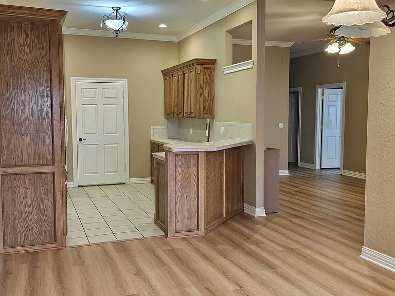 3208 Paloma Dr — Photo 2