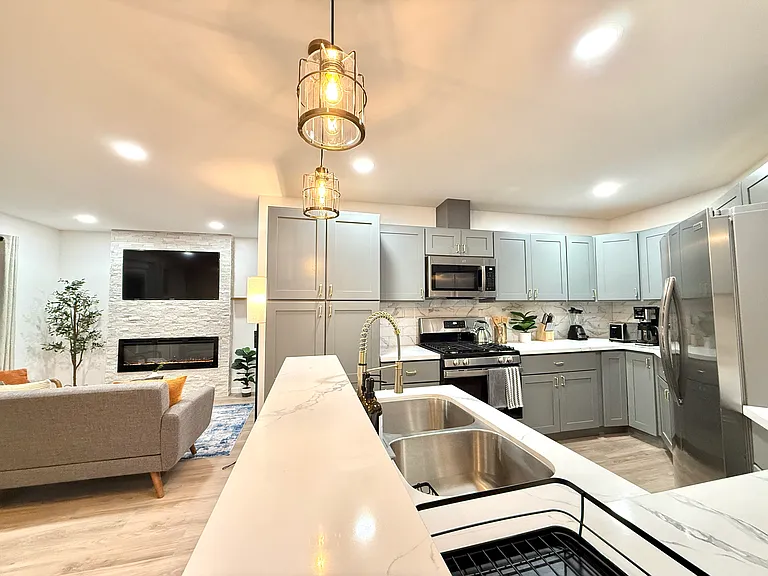 3229 S Sherbourne Dr — Photo 18