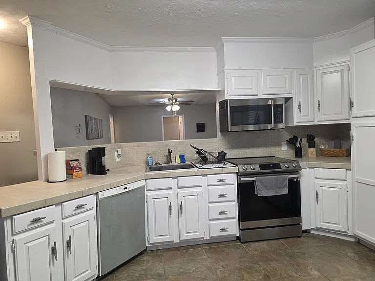 325 S Saunders St #1 — Photo 29