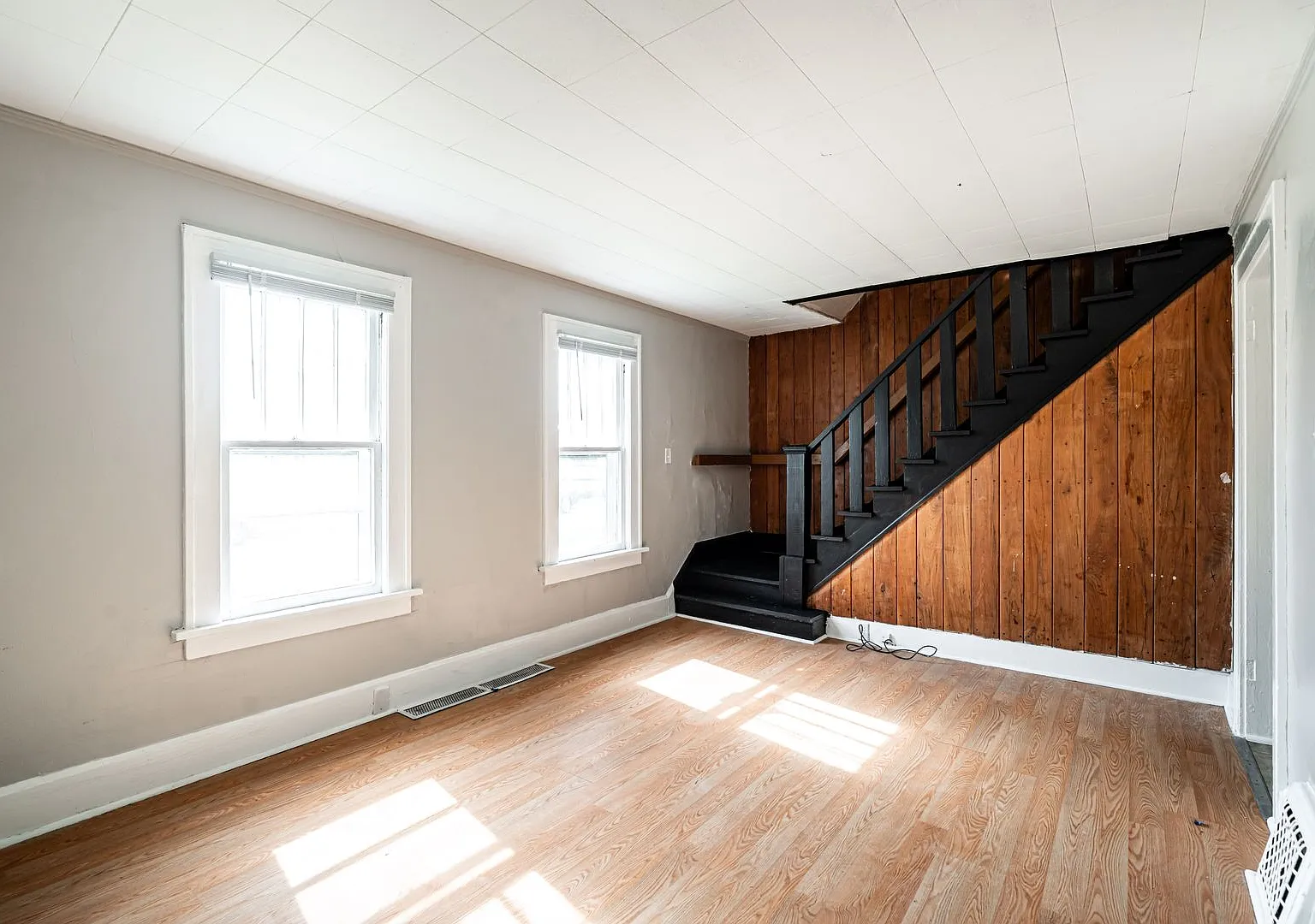 Walk to Lake Michigan from this Kenosha TownHome! — Photo 4