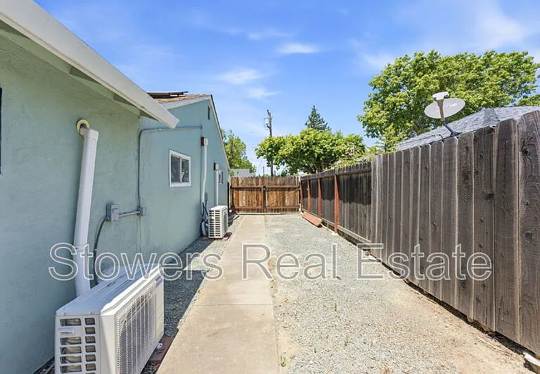 1574 Alpine Dr — Photo 49