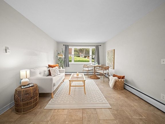 5th image of 109 Warren St APT 3