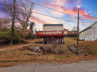 774 Cedar St, Chester, IL 62233