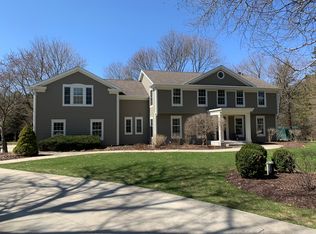 N60W29797 S Woodfield Rd, Hartland, WI 53029