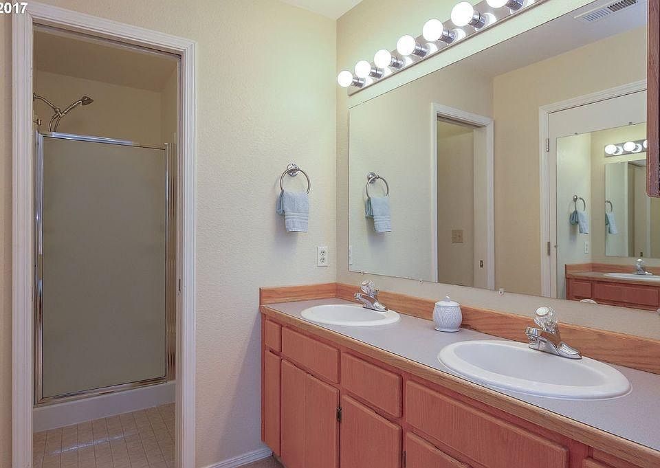 master bath with shower