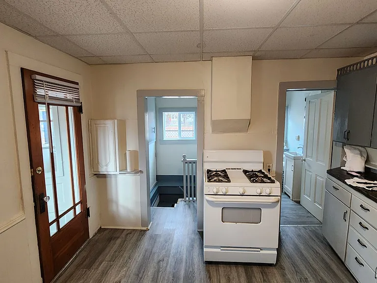 1127 Liberty St — Photo 12