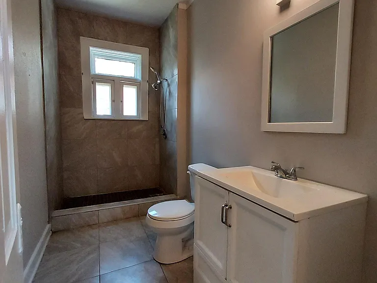 103 NE Roanoke Ave #2 — Photo 6