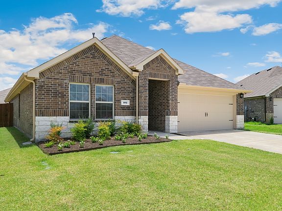 3rd image of 102 Sunberry Dr