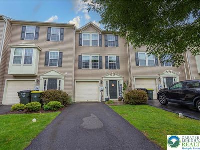 7876 Red Hawk Ct, Breinigsville, PA, 18031