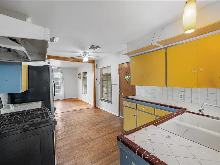 1409 Clifford Ave — Photo 11