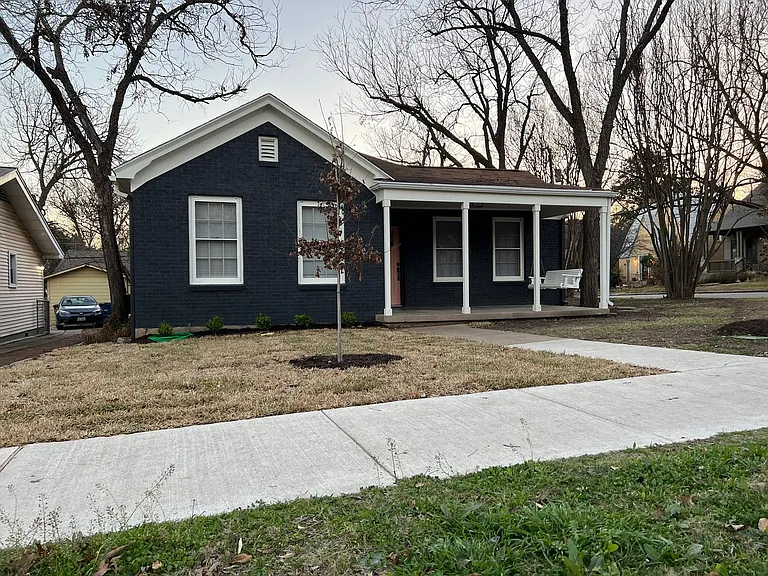 701 Harris Ave — Photo 4