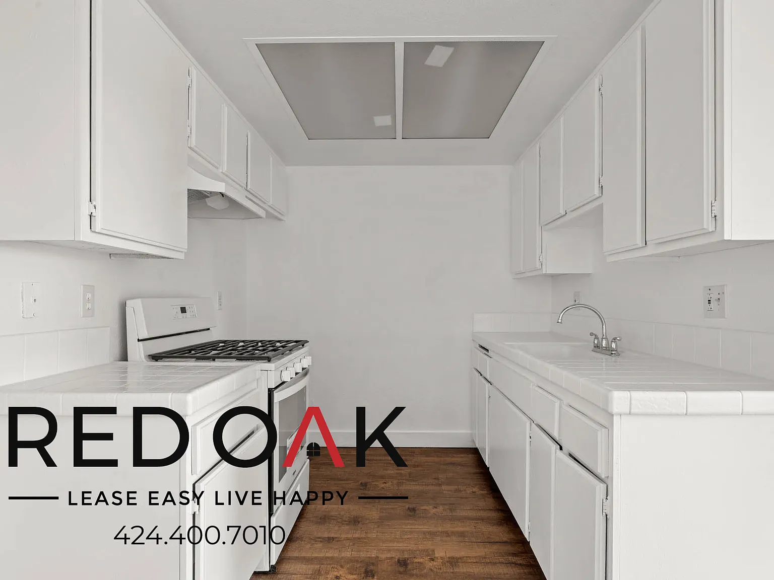 Spacious One Bedroom with Open Floor Plan, On-Site Laundry, and Parking Included ~ In Wilmington! — Photo 2