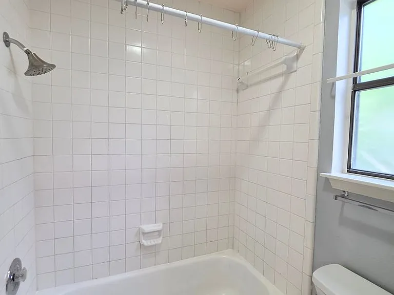 5647 Timberhurst — Photo 17