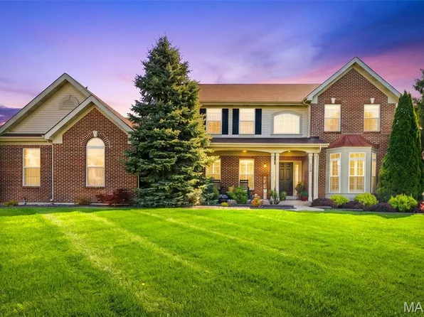 319 Braeswick Dr, Lake Saint Louis, MO 63367