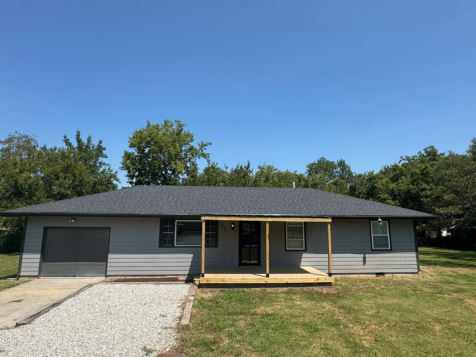 3 bed, 1125 sqft, $1,595 — Photo 3