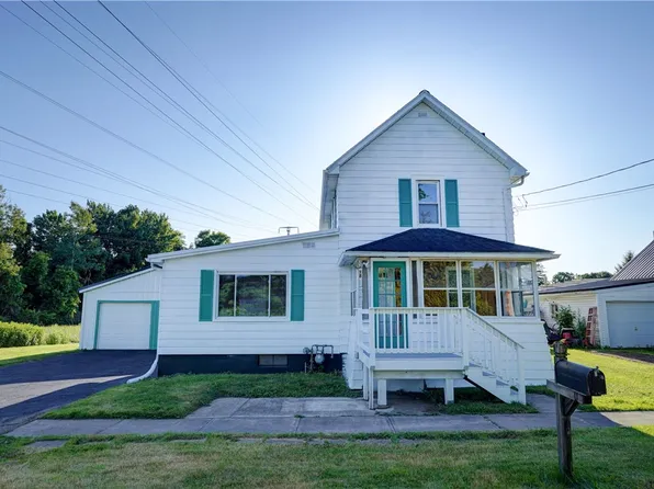 18 Bennett Ave, Manchester, NY 14504