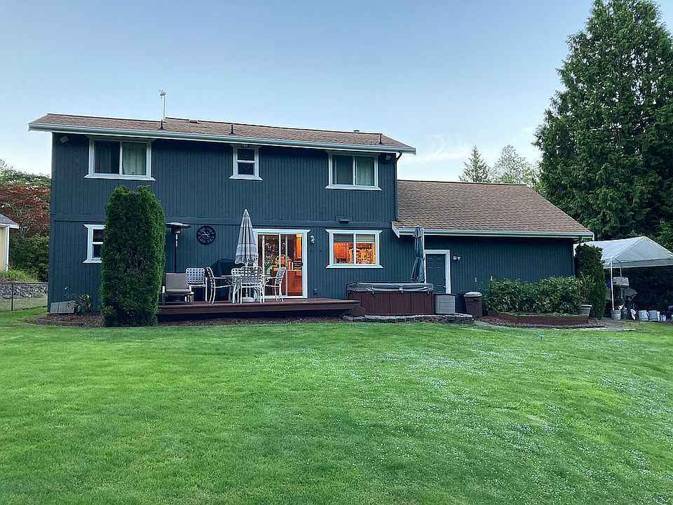 2nd image of 7562 Falcon Pl NE