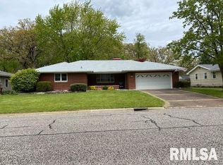 117 Lakeview Dr, Morton, IL