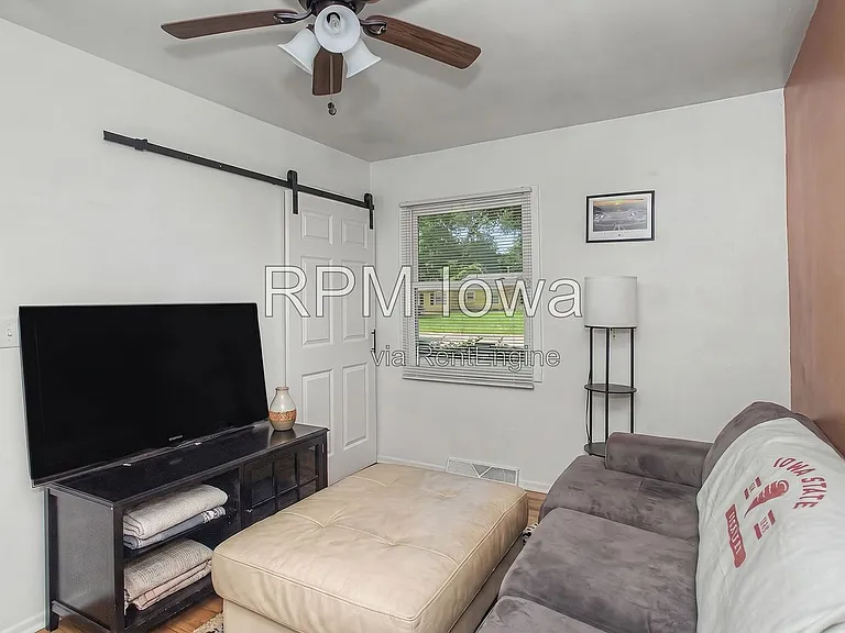 2116 Ferndale Ave — Photo 23