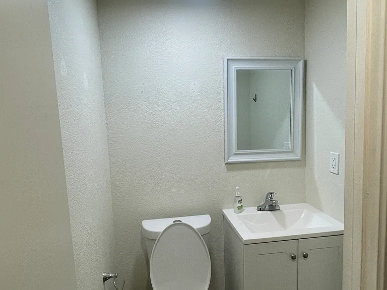 341 Dorman Ave — Photo 6