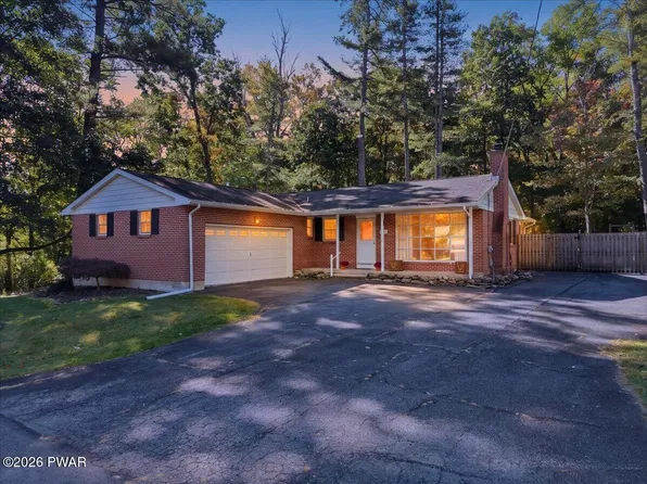 146 Pine Acres Ln, Milford, PA 18337