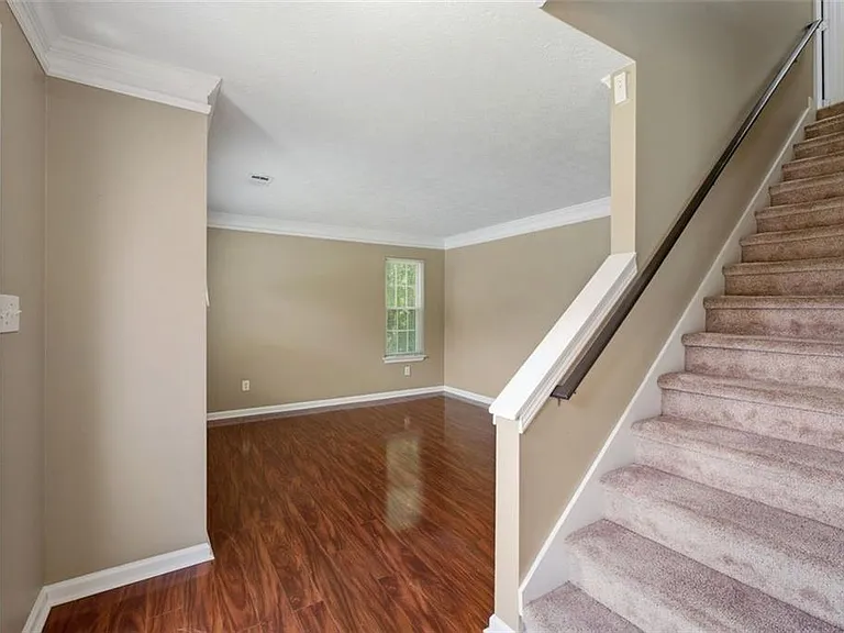 800 Revena Dr — Photo 4