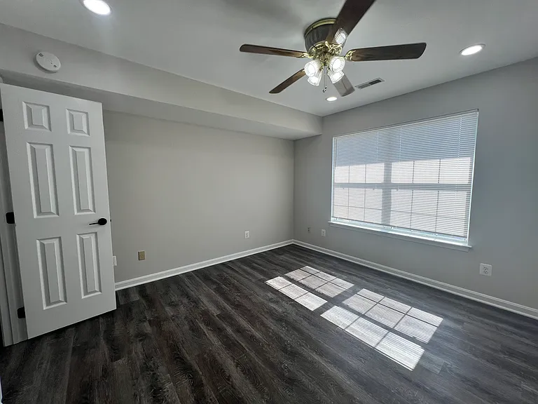 16401 Ellipse Ter — Photo 3