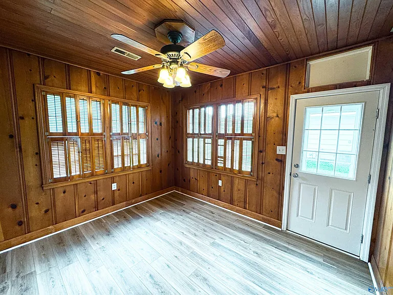 1530 Somerville Rd SE — Photo 13