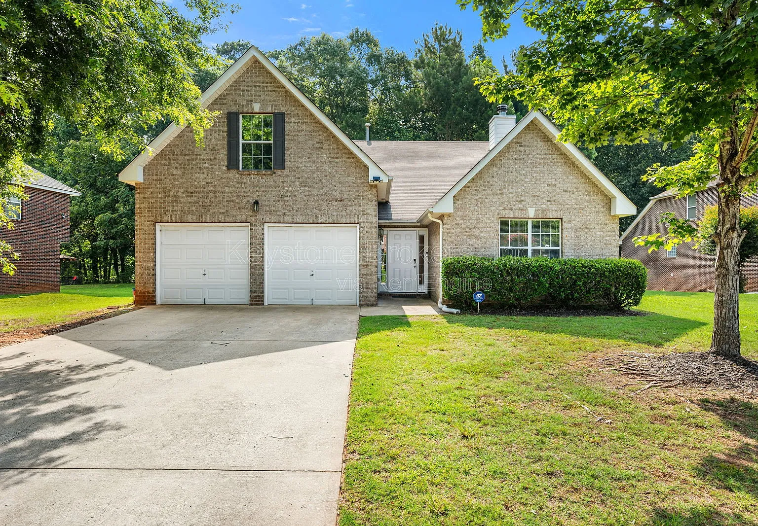 4 bed, 3.0 bath, 1850 sqft, $2,200 — Photo 1