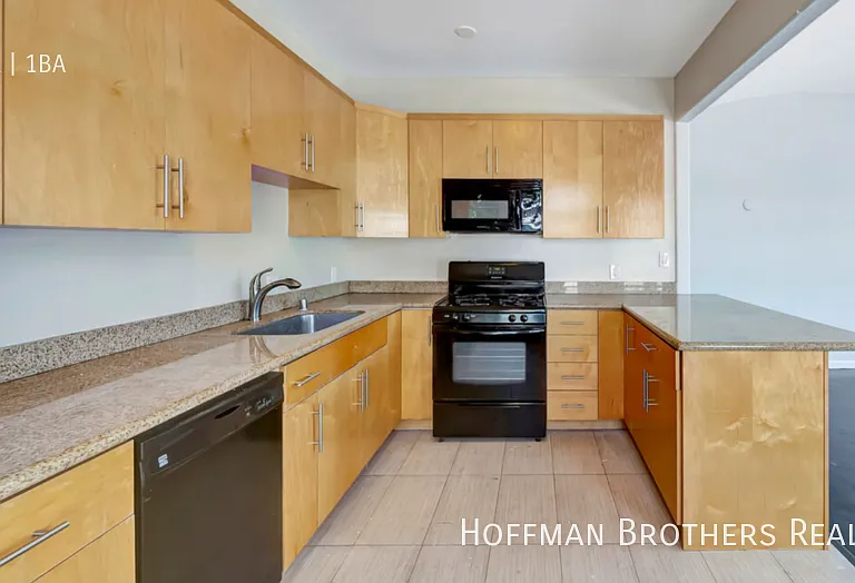 215 S Elm Dr #104 — Photo 2