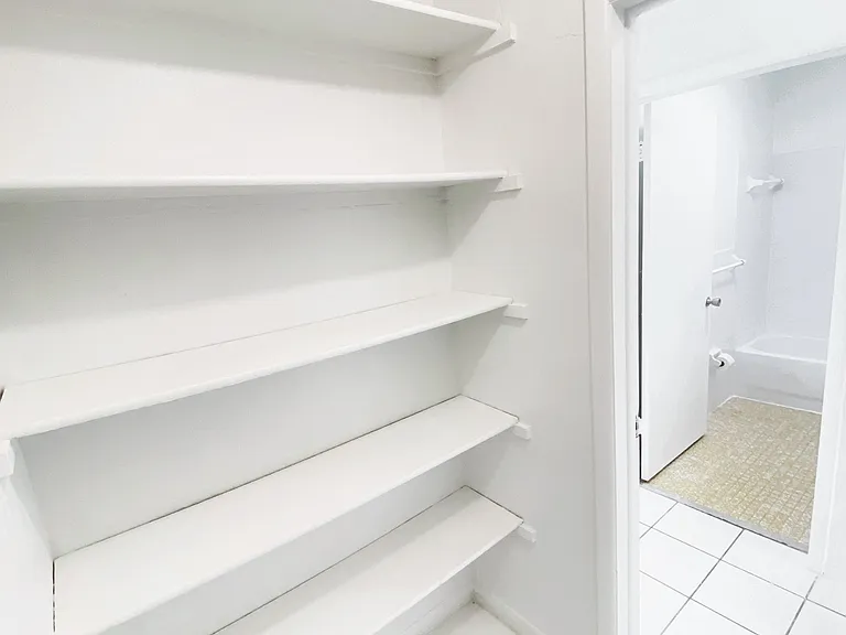 115 Bentley Dr #4 — Photo 10