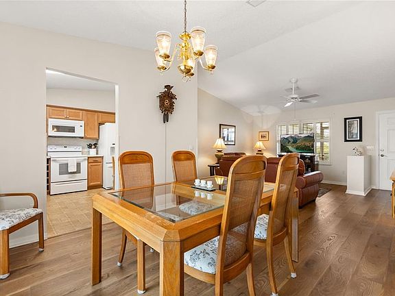 4th image of 2527 BOTELLO AVENUE