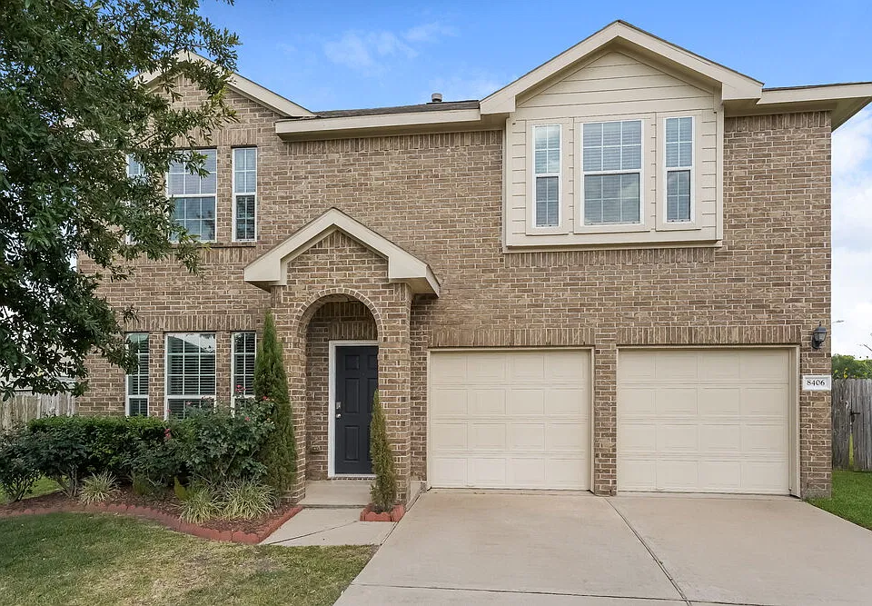 8406 Parapet Pl