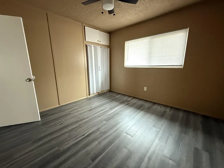15319 White Ave — Photo 5