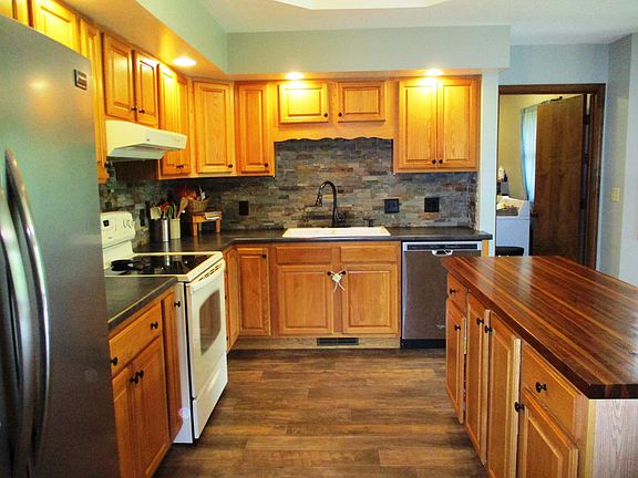5th image of 17791 Woods Dr