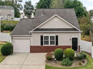 402 Royal Oak Dr, Acworth, GA 30102