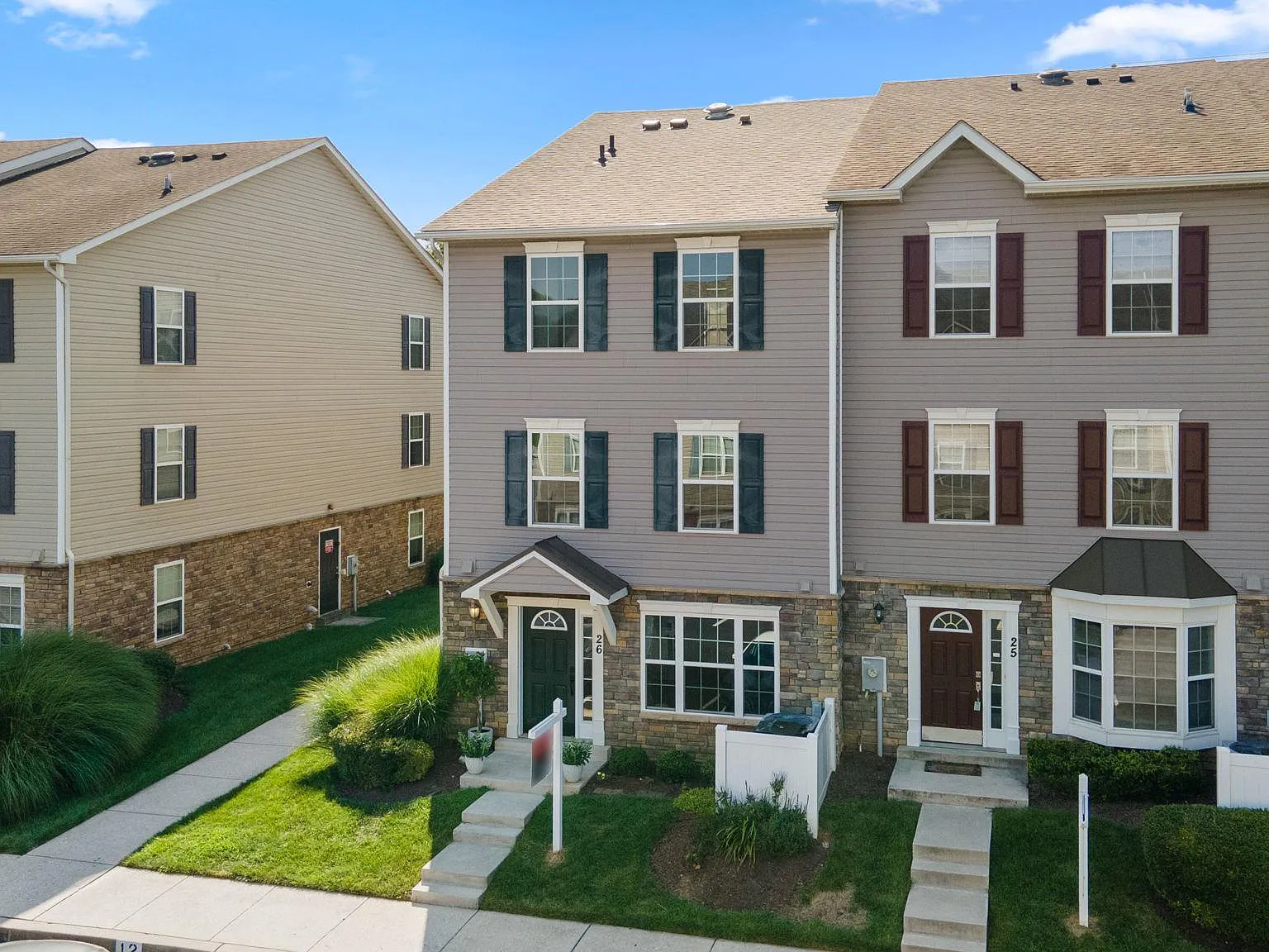 3 bed, 2.5 bath, 1620 sqft, $2,700 — Photo 3