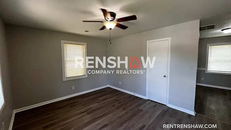 3 bed, 1.0 bath, 864 sqft, $969 — Photo 2
