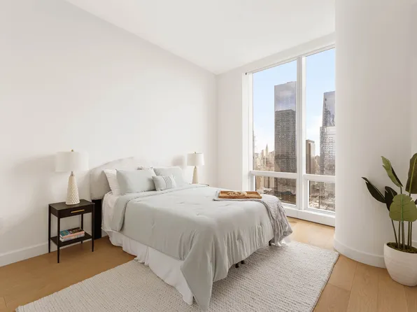 15 Hudson Yards image 13 of 16