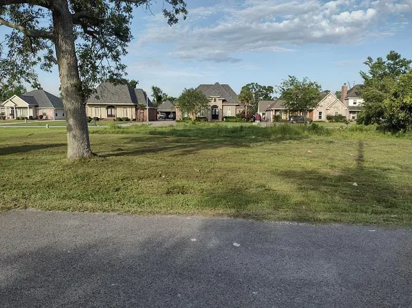 112 Oaklawn Dr, Saint Rose, LA 70087