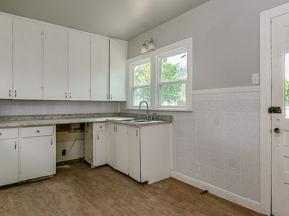 5th image of 1311 Bellaire St