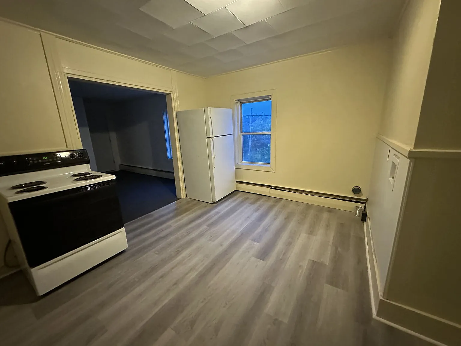 3 bed, 1.0 bath, $1,799 — Photo 2
