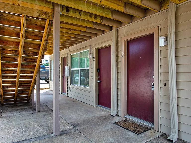 304 Tauber St #5 — Photo 4