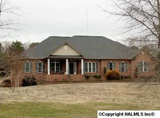 100 Huntington Ridge Rd, Madison, AL 35757