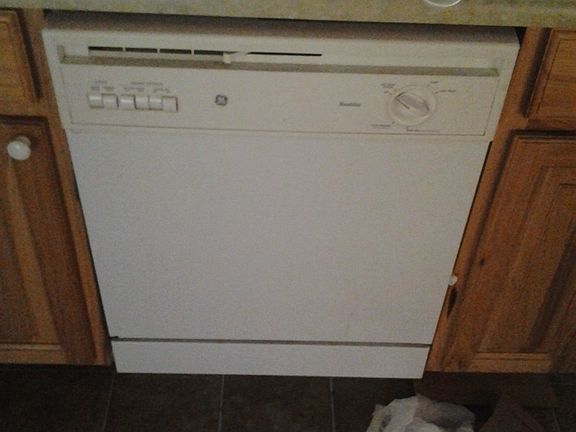 5th image of 115 Olive St