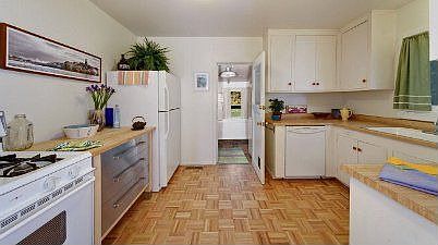 Kitchen :: 133 Butterfield