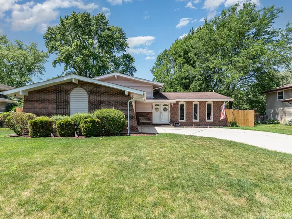 605 Parkshore Dr, Shorewood, IL 60404